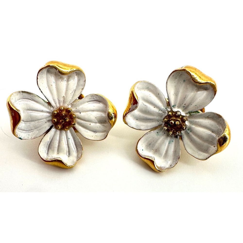 Vintage Trifari White Enamel Dogwood Flower Clip On Earrings Gold Tone Signed